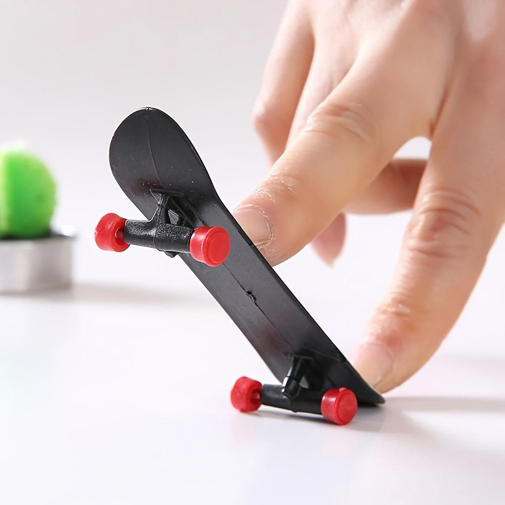 4-12 Stück Finger-Skateboard-Spielzeug, kreatives Geschenk, zufällige Muster