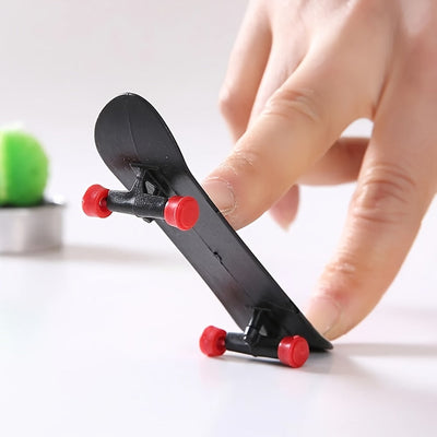 4-12 Stück Finger-Skateboard-Spielzeug, kreatives Geschenk, zufällige Muster