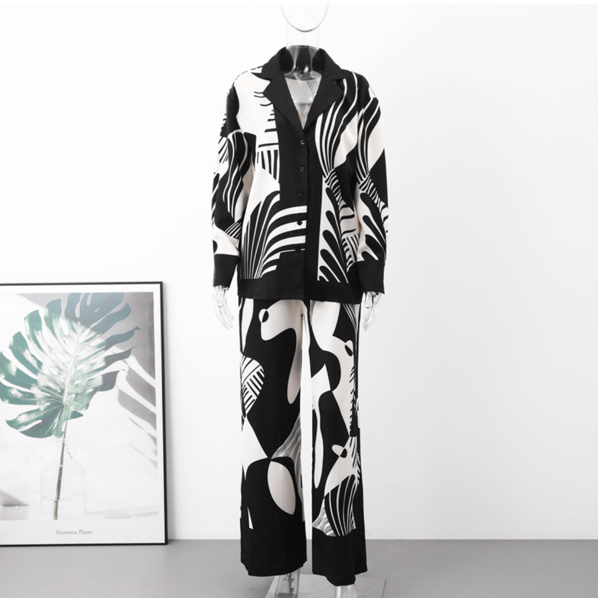 Abstrakt gemustertes Knopf-Hosen-Set für Damen