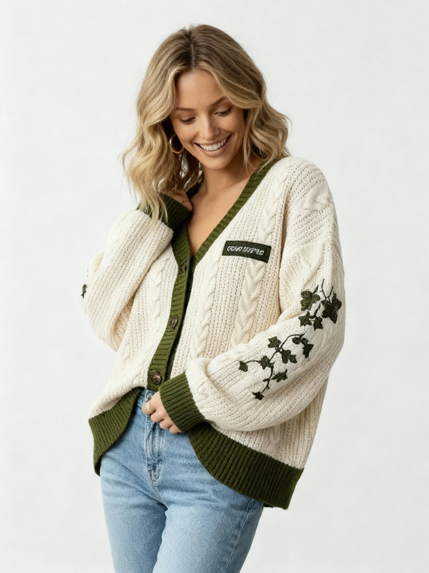 Viola | Damen-Strickpullover mit Stickerei