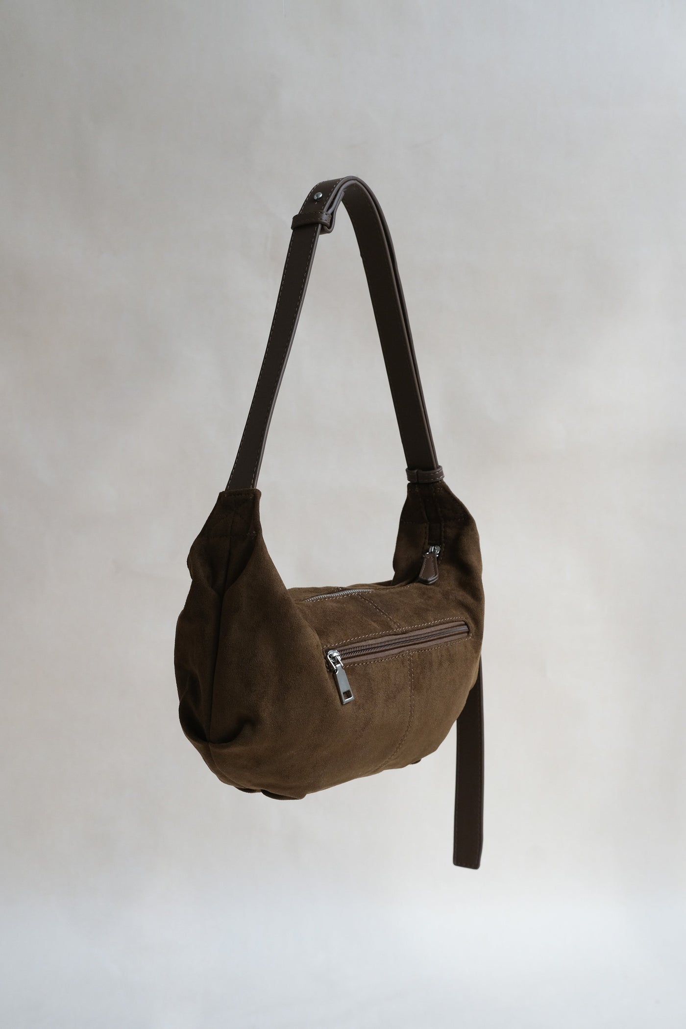 Vintage Schwarze Suedette Dumpling Tasche – Vegane Schultertasche