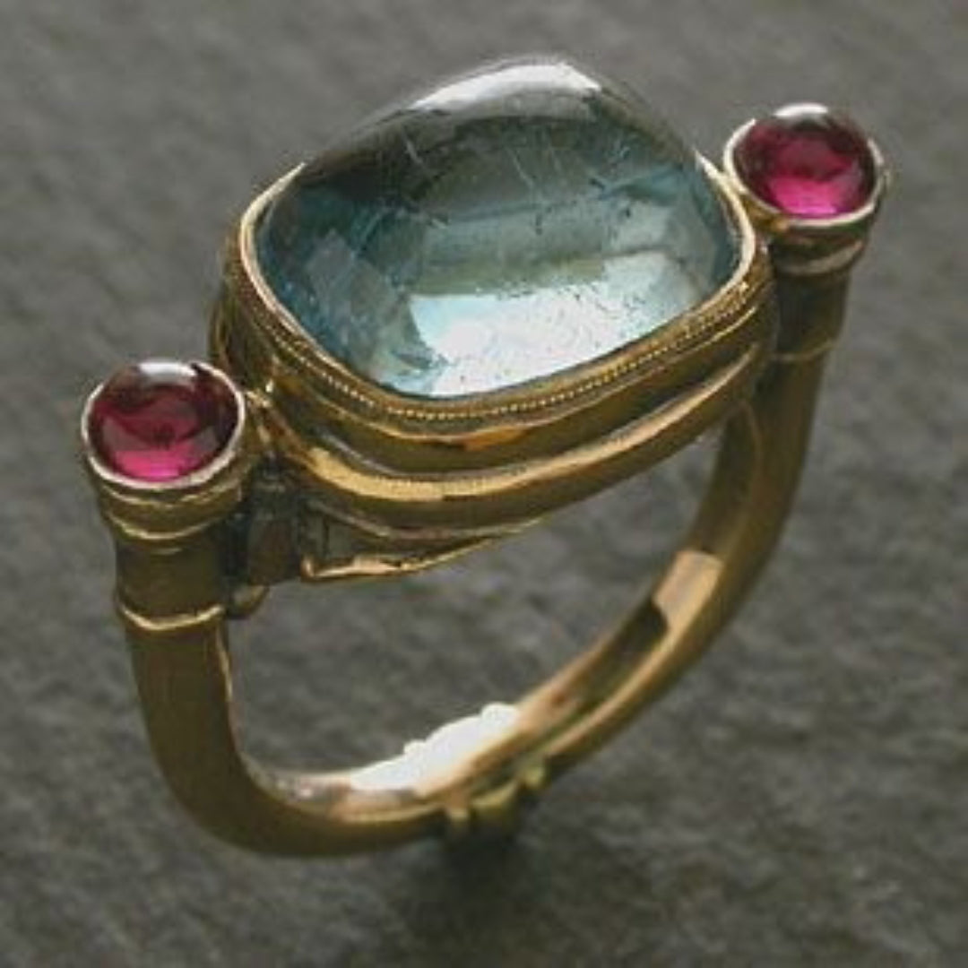 Vintage-Ring aus blauem Kristall