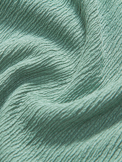 Zerknittertes strukturiertes Hemd mit Knopfleiste